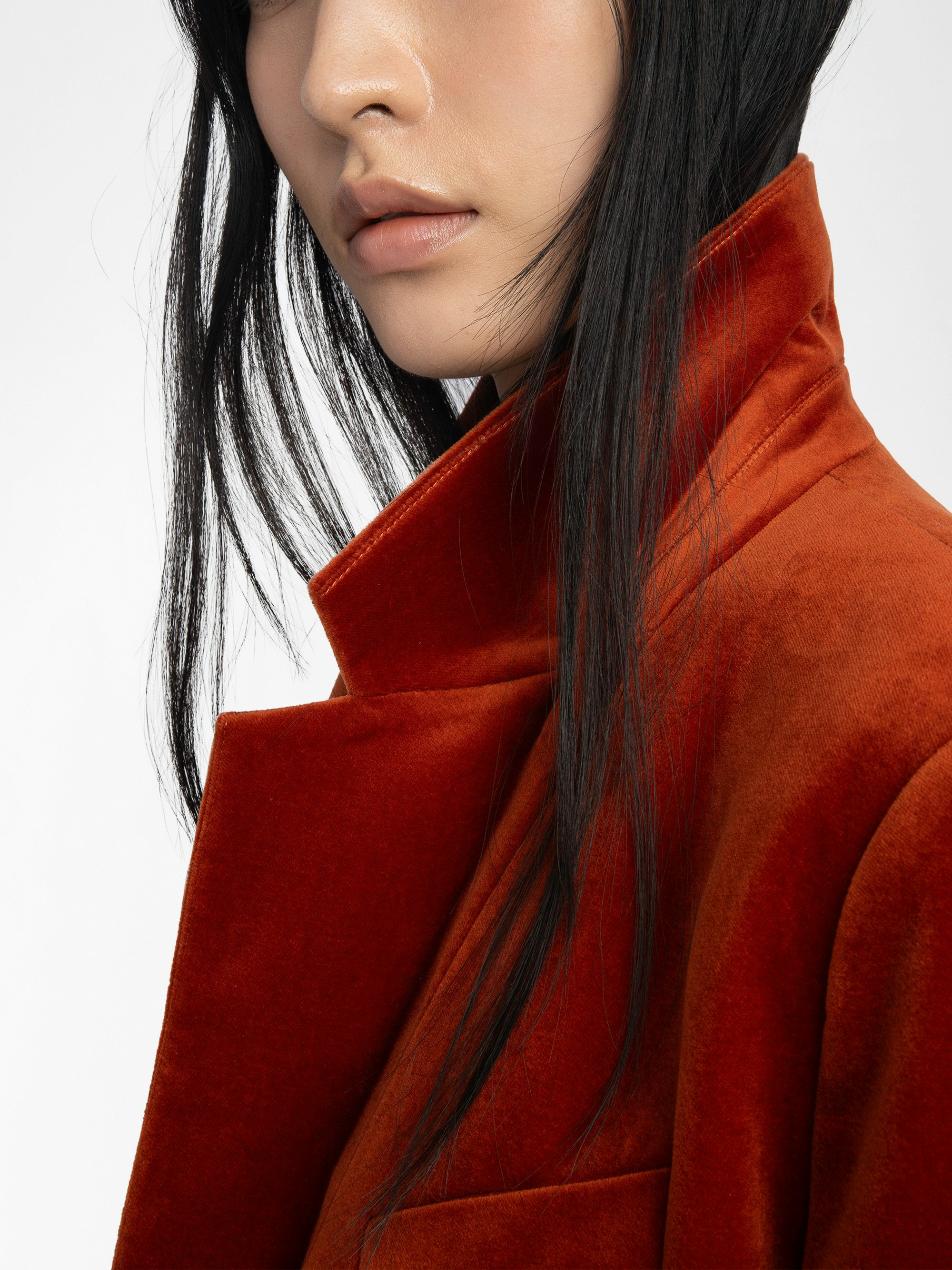 Vaska Velvet Blazer - Structured straight blazer in velvet with double-breasted button closure.